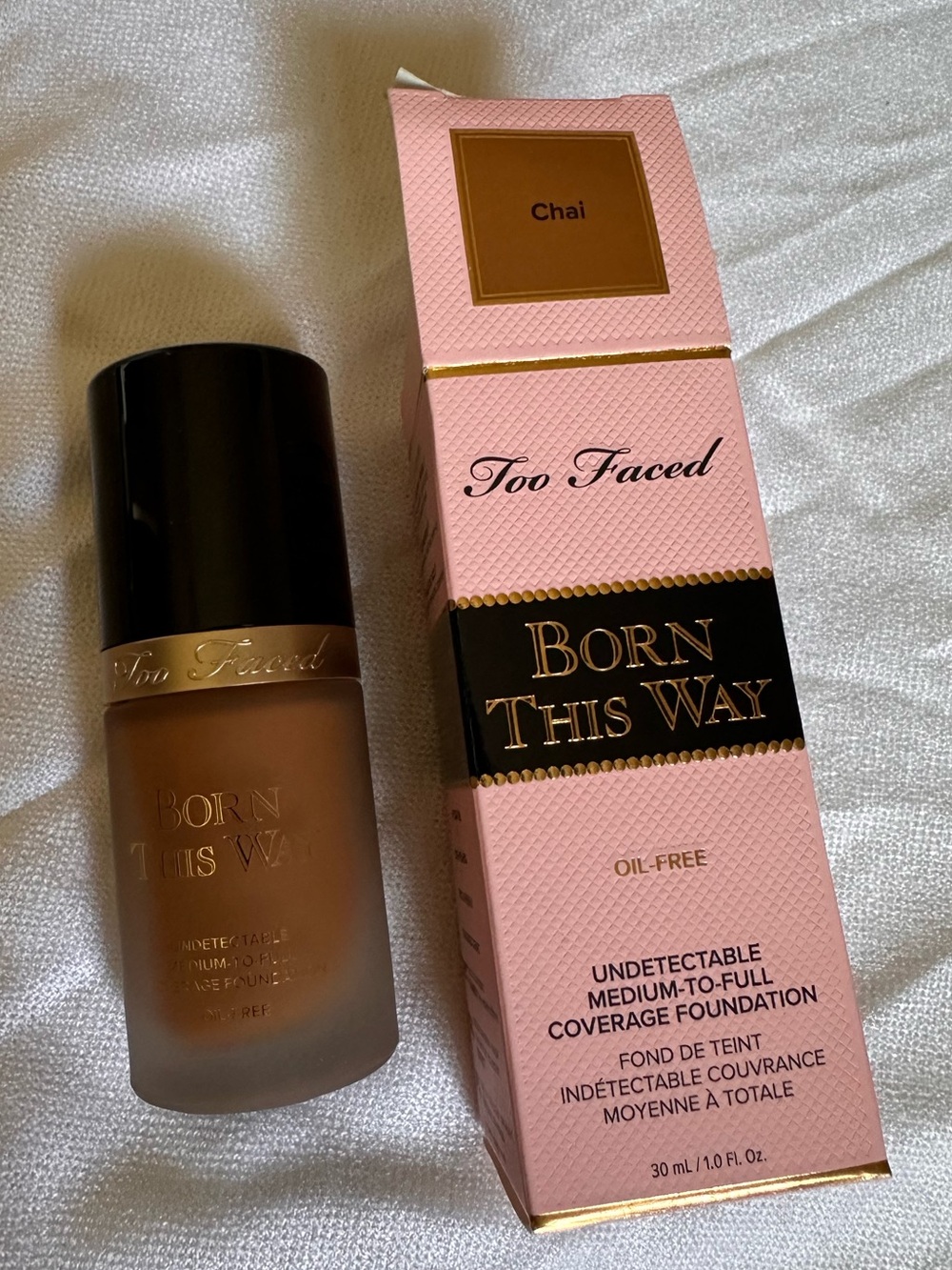 Too Faced Born This Way Undetectable foundation - Chai